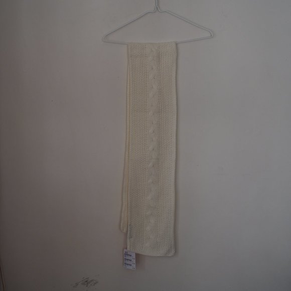 Cream knit scarf NWT - Picture 2 of 4